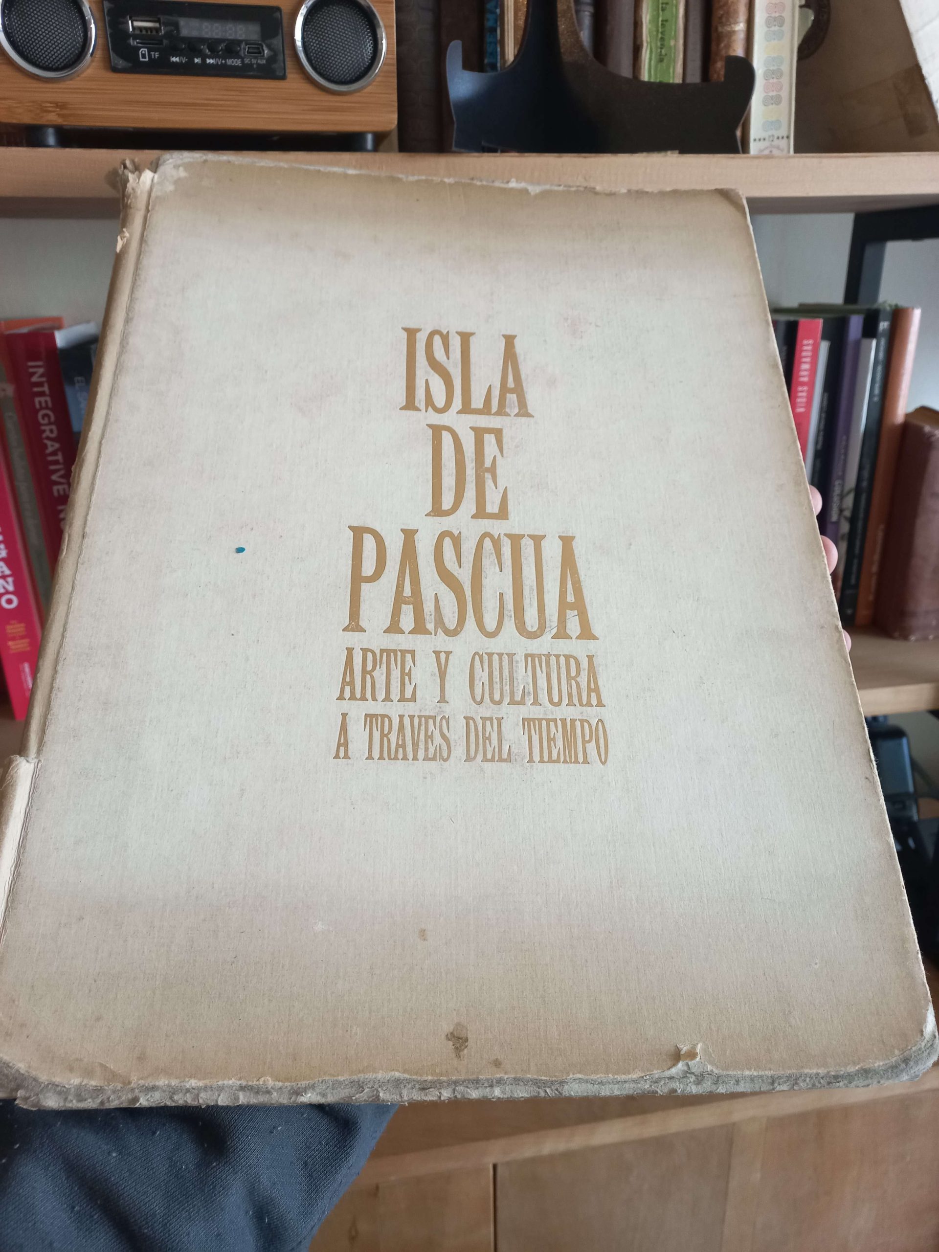 (1988) Isla de Pascua: arte y cultura a través del tiempo