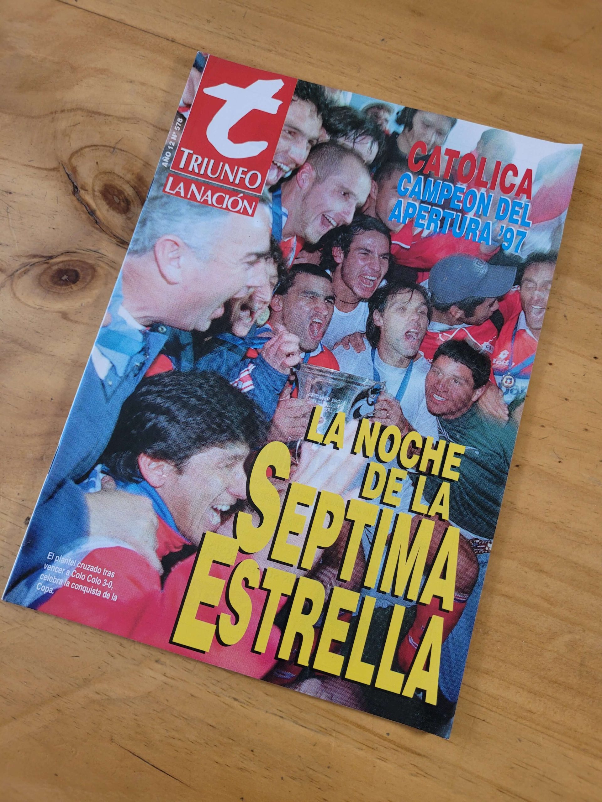 Revista TRIUNFO -Universidad Católica campeón apertura 1997-