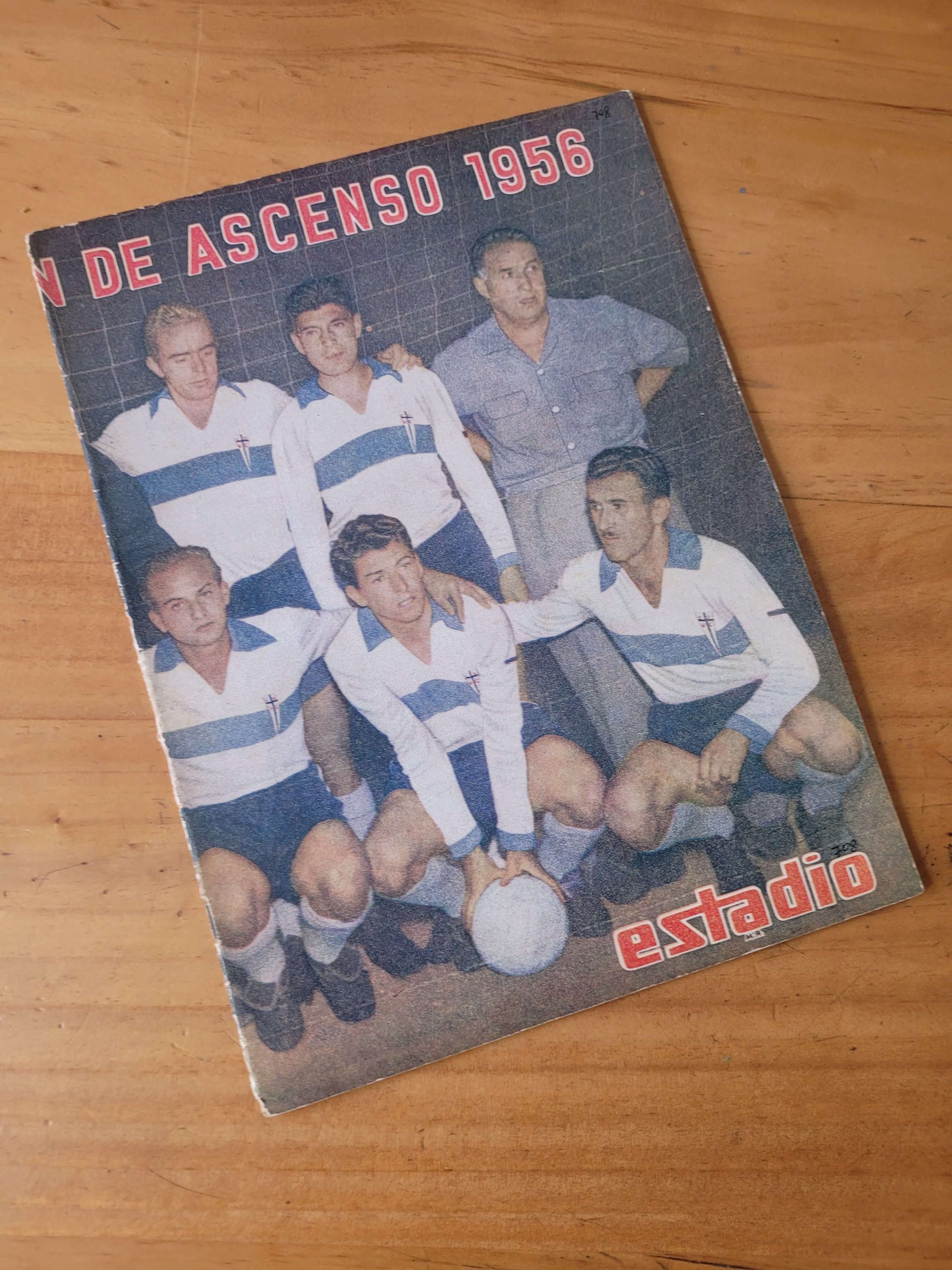 Revista ESTADIO portada Universidad Católica campeón del Ascenso 1956