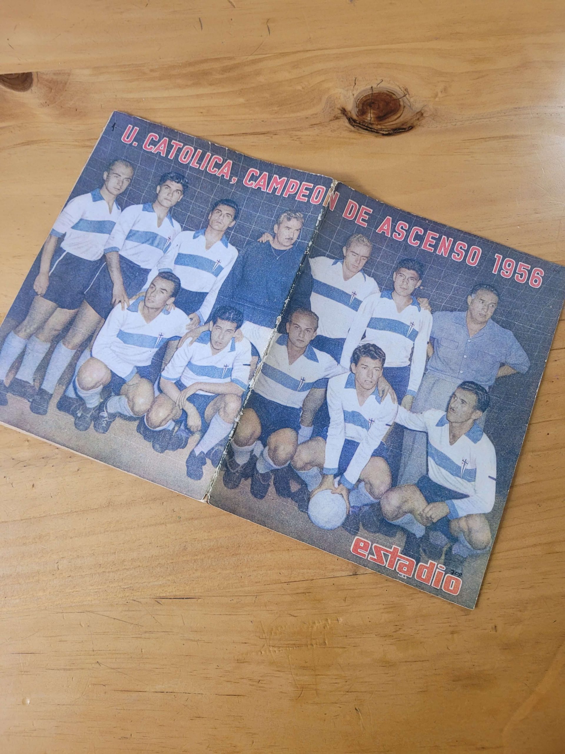 Revista ESTADIO portada Universidad Católica campeón del Ascenso 1956