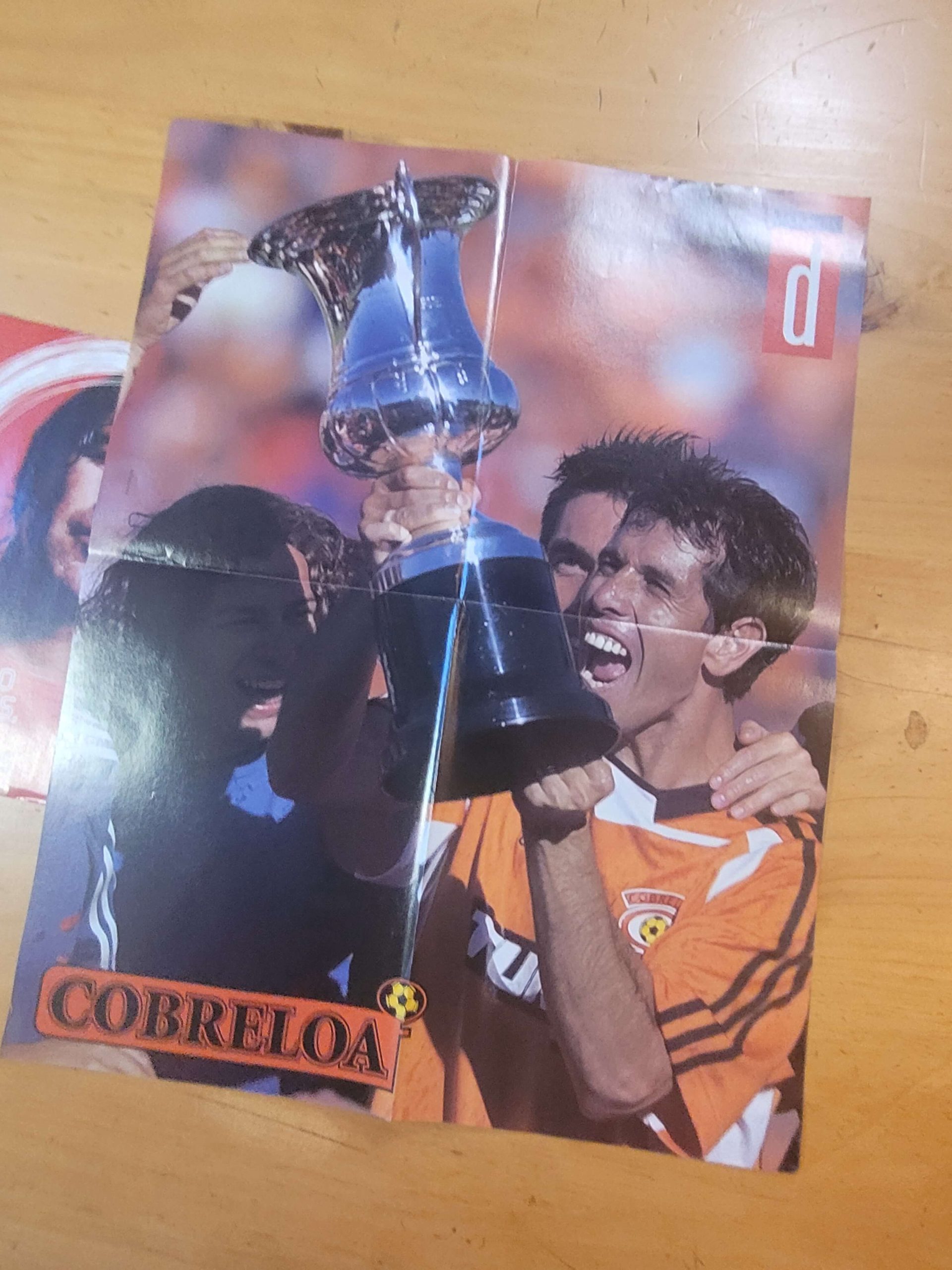 Revista TRIUNFO -Cobreloa campeón Clausura 2004 + poster-