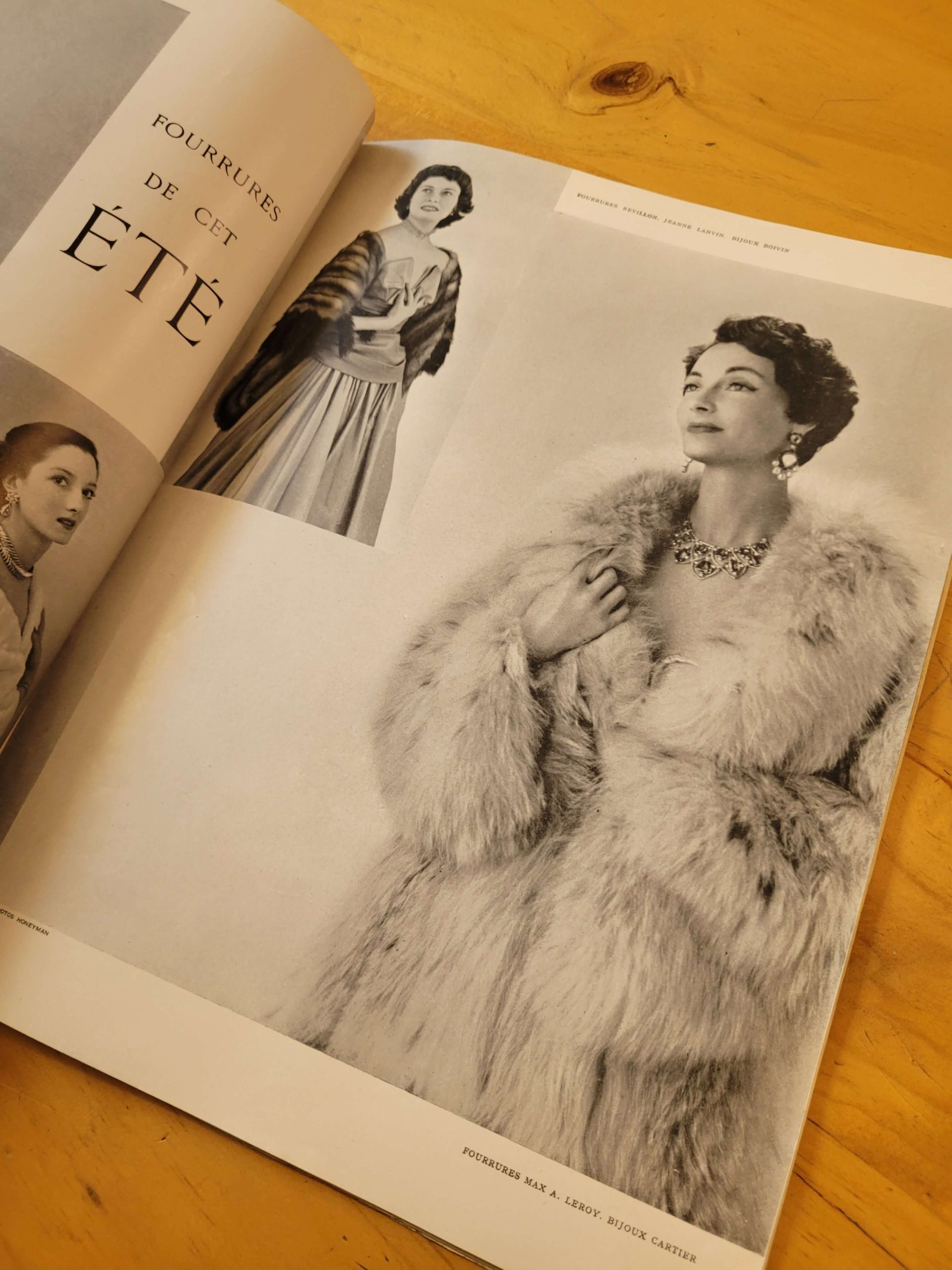 Revista VOGUE edición francesa para febrero de 1949 (Número de postguerra) - Imagen 11