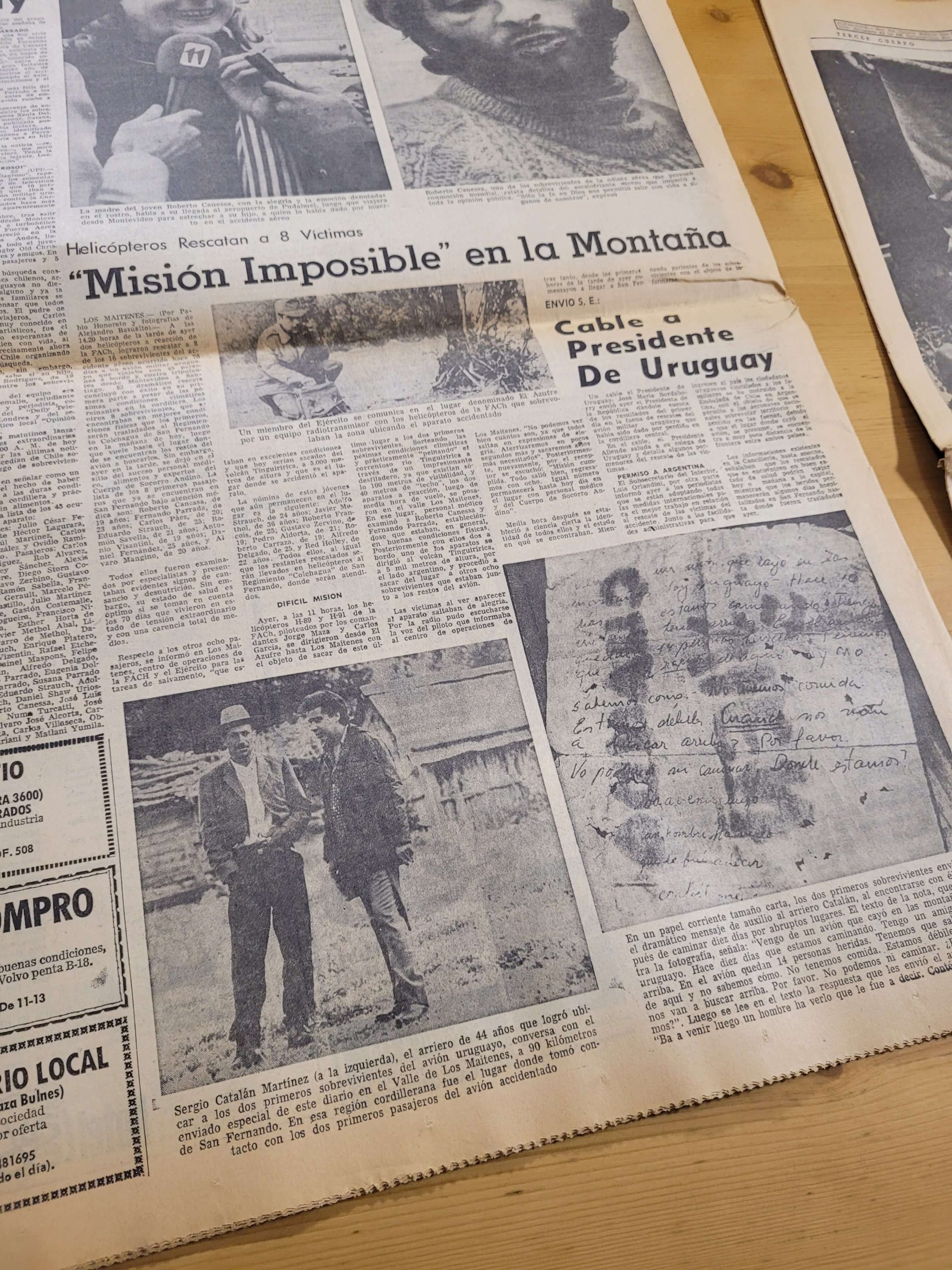 Diario EL MERCURIO para el día del rescate de los sobrevivientes de la tragedia de los Andes (1972) -Original- - Imagen 3