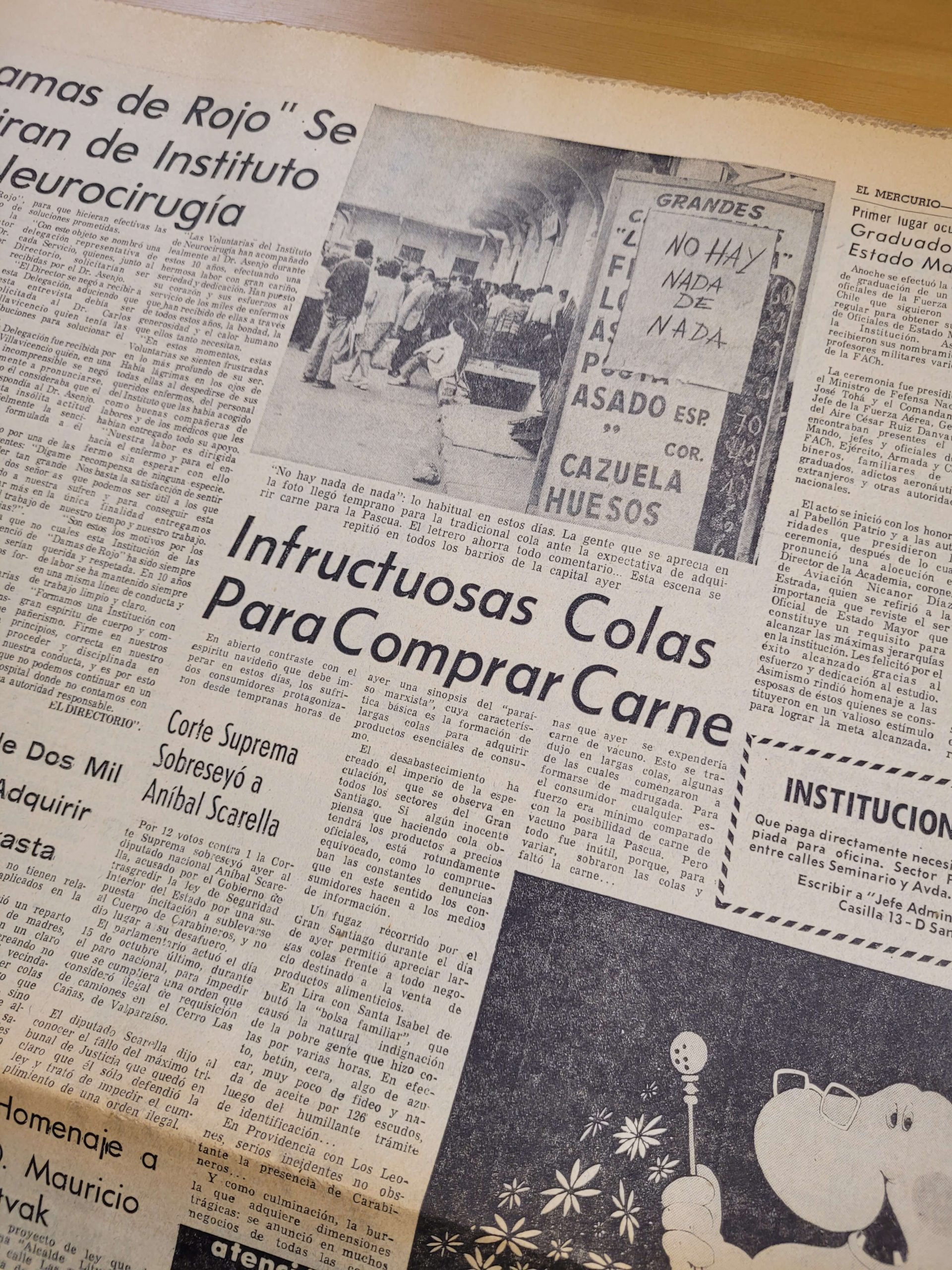 Diario EL MERCURIO para el día del rescate de los sobrevivientes de la tragedia de los Andes (1972) -Original- - Imagen 8