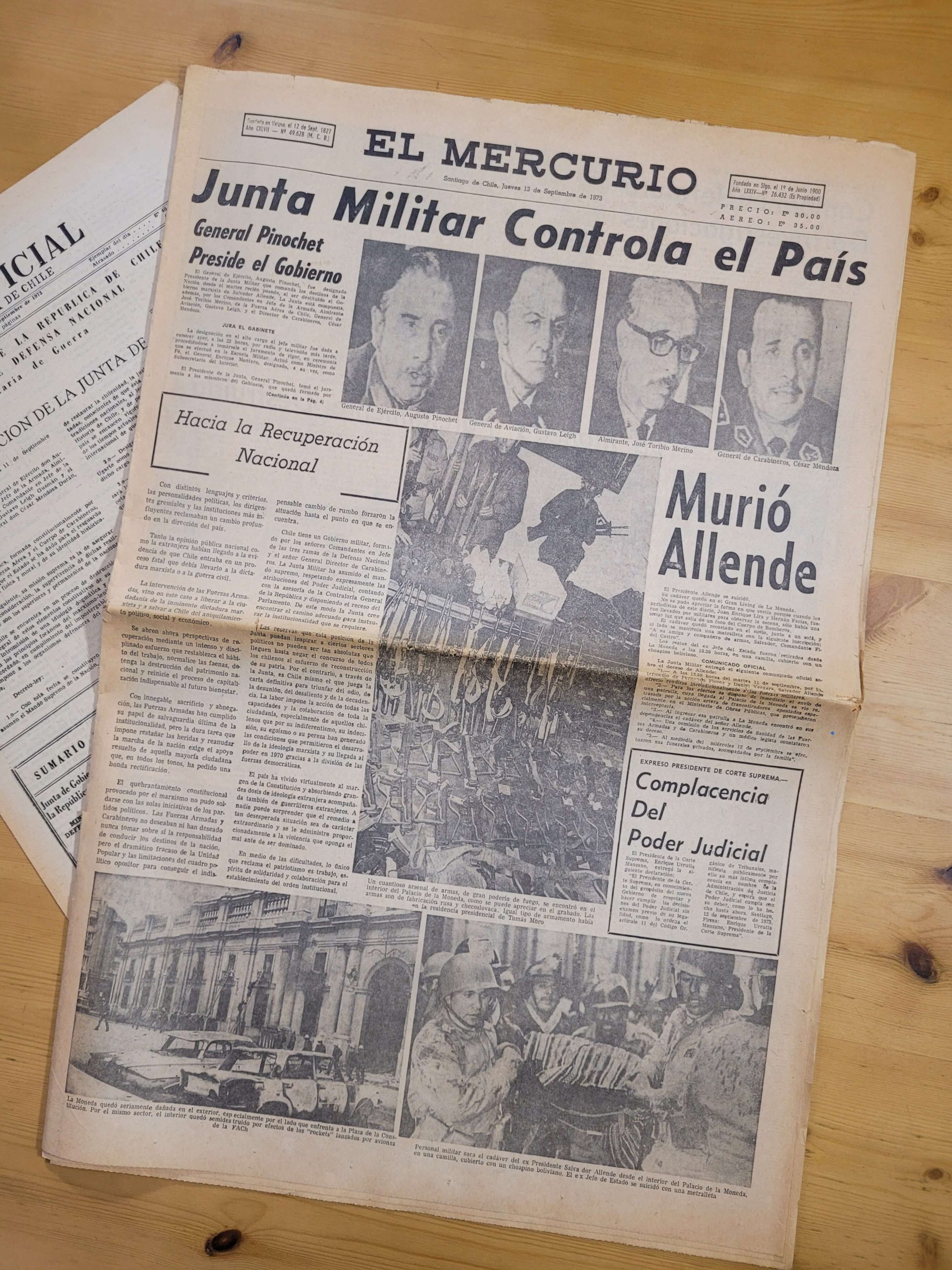 Diario EL MERCURIO -Derrocamiento de Salvador Allende + Diario Oficial Junta de Mando- (1973) - Imagen 3