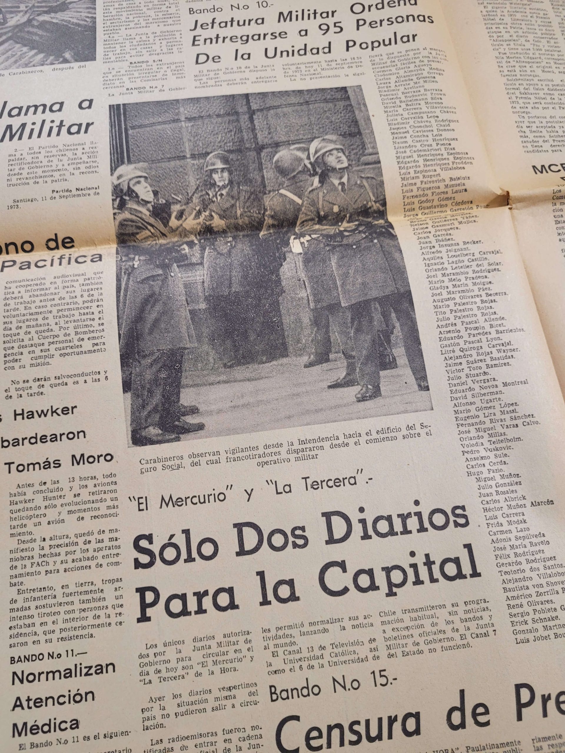 Diario EL MERCURIO -Derrocamiento de Salvador Allende + Diario Oficial Junta de Mando- (1973) - Imagen 13