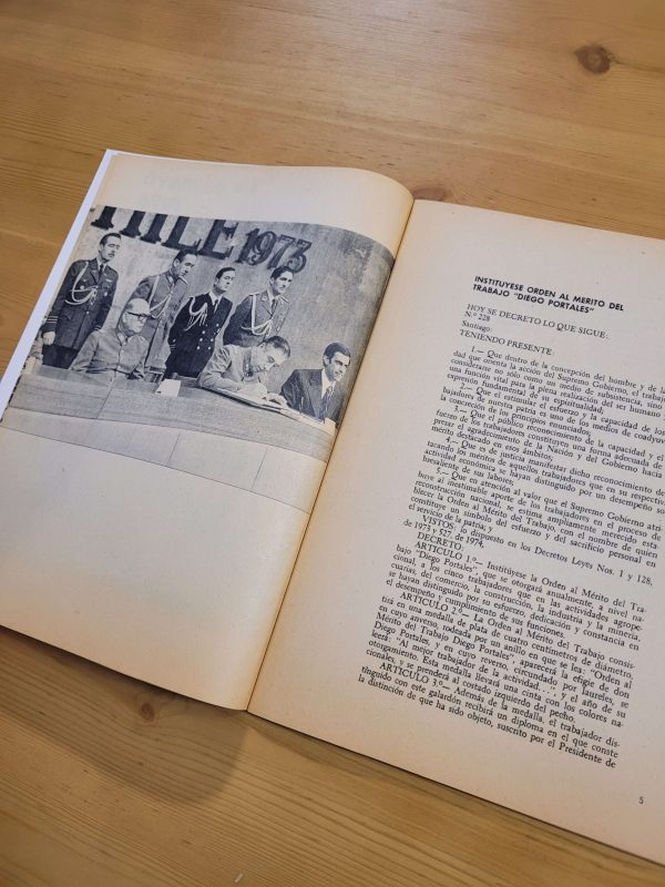 Revista 1° DE MAYO DE 1976 -Edición única- (1976)