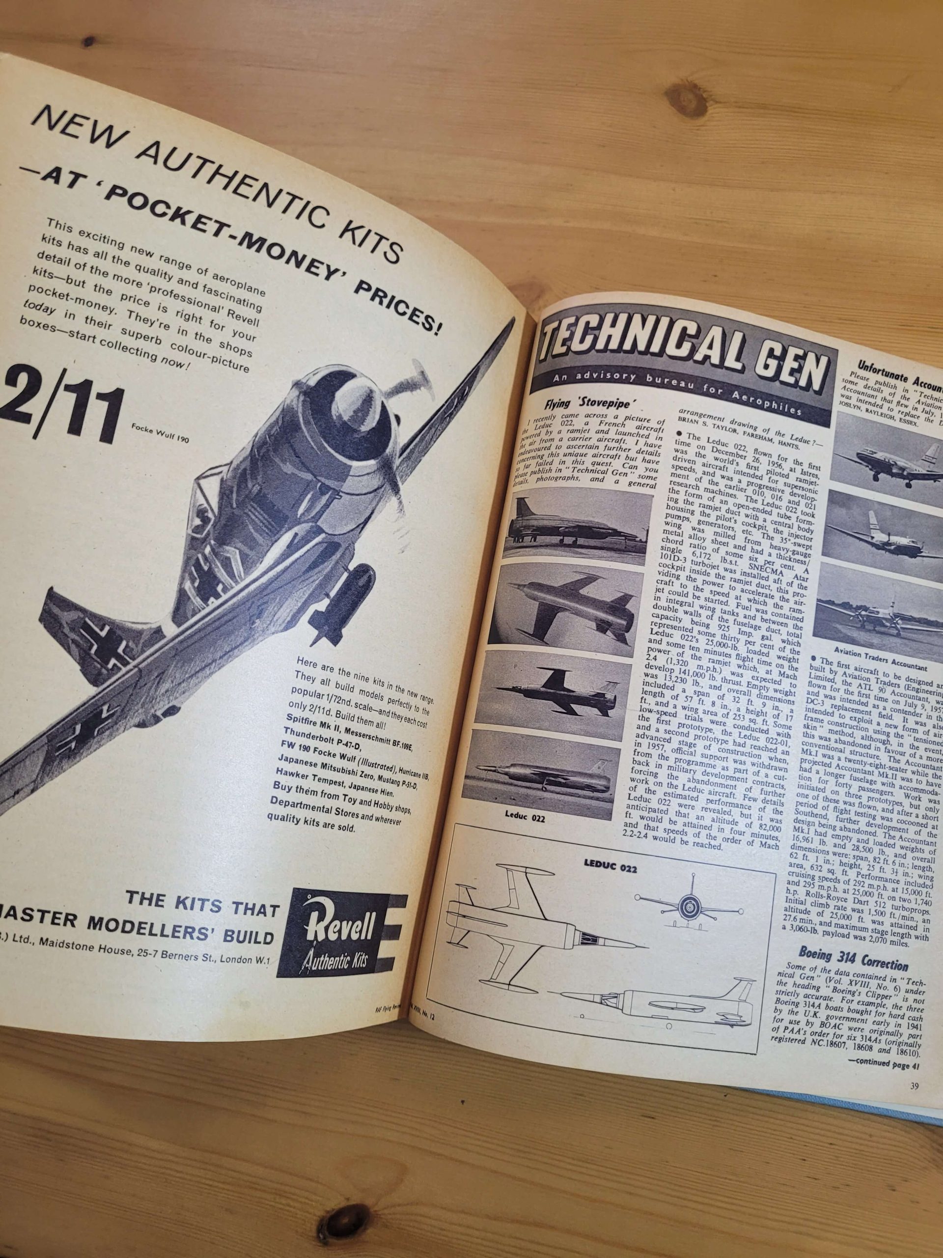 Empaste RAF FLYING REVIEW -Año completo- 1962 (12 revistas) - Imagen 15